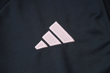 Chándal Real Madrid 2025/2026 – Elegancia Merengue