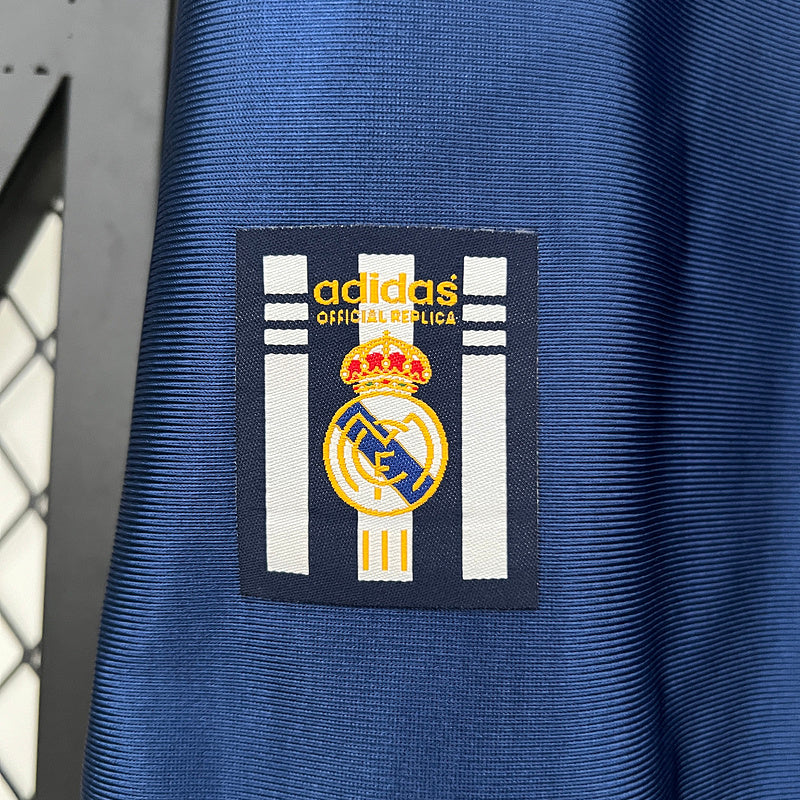 Camiseta Retro Real Madrid 1999/2000 – Segunda Equipación “Champions Glory”