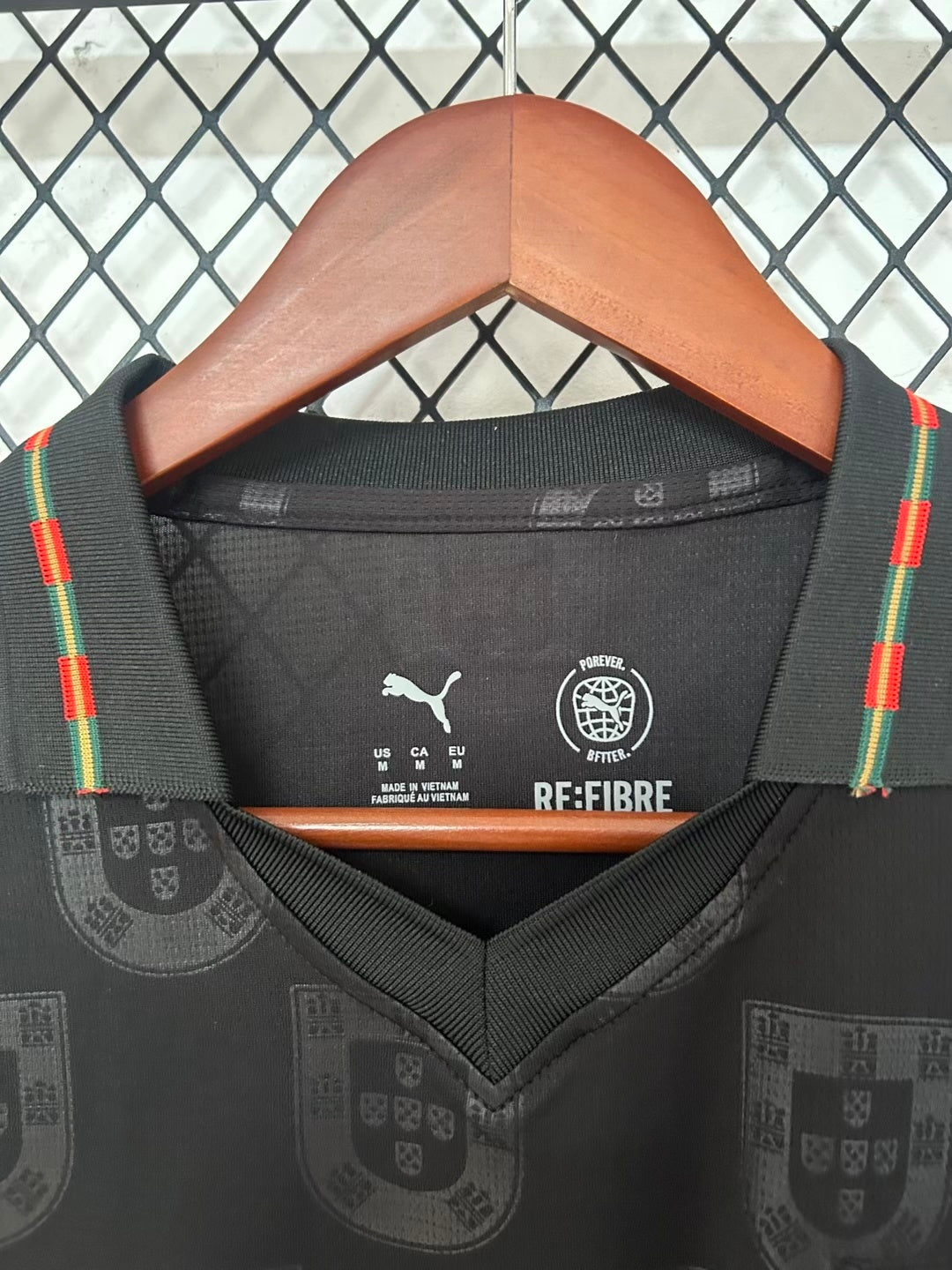 Camiseta Portugal 2025/2026 Alternativa – Negra Detalles Dorados