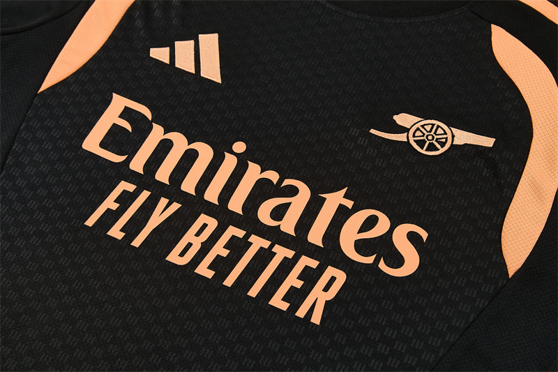 Conjunto Arsenal Entrenamiento Negro y Naranja 26/27