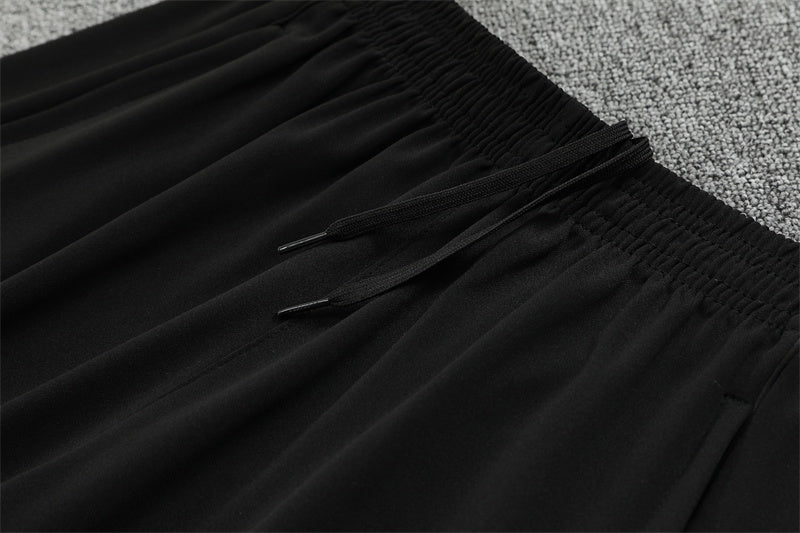 MANCHESTER UNITED – KIT DE ENTRENAMIENTO 2025/26