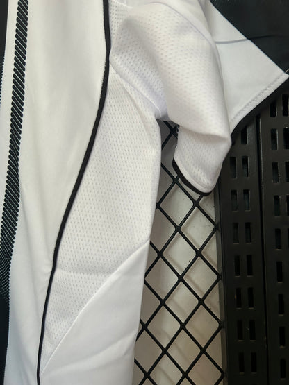 JUVENTUS 2025 – CAMISETA LOCAL