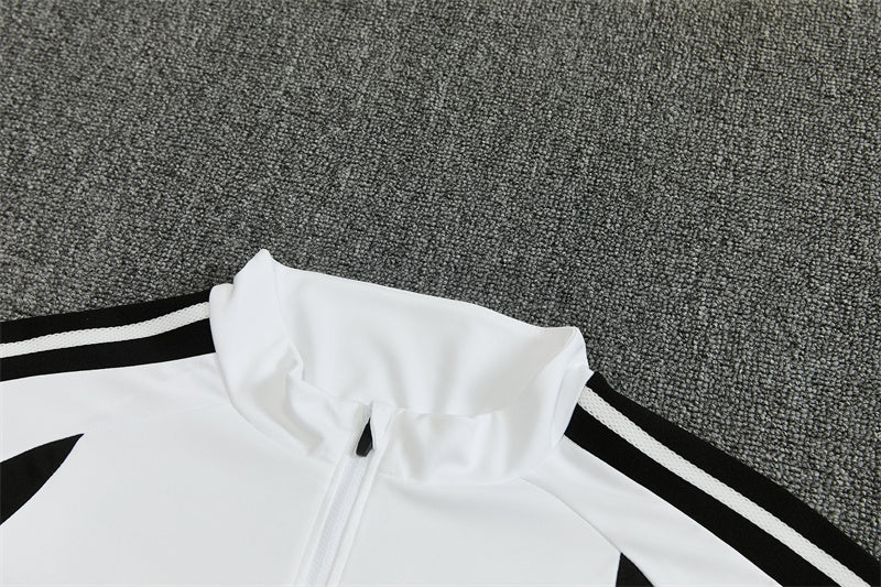 Chándal Liverpool Blanco y Negro 2026/27 – Adidas – Conjunto de Entrenamiento