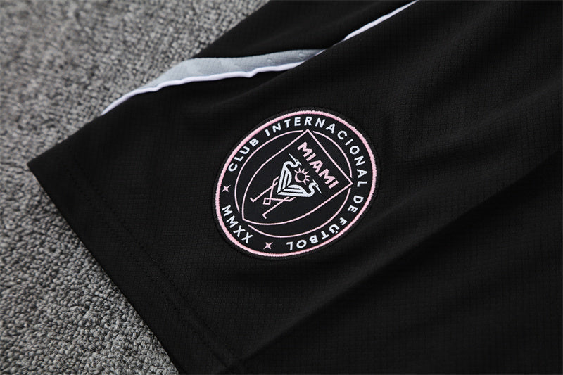 Set Oficial Inter Miami Local 25/26 – Estilo Total Black con Detalles de Precisión
