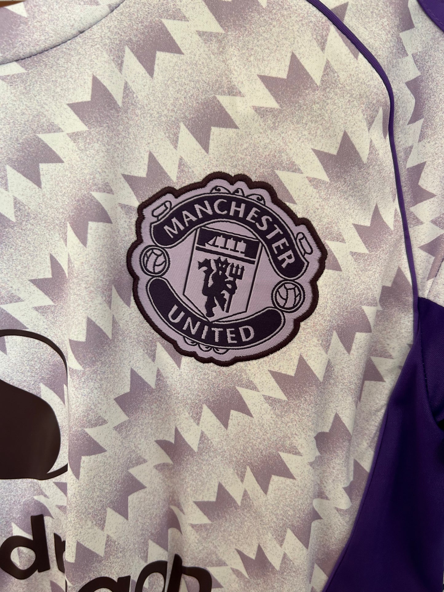 Manchester United 25/26 – Camiseta Alternativa
