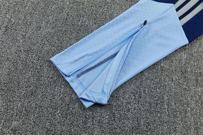Chándal Ajax Azul Claro y Marino – Adidas – Conjunto de Entrenamiento