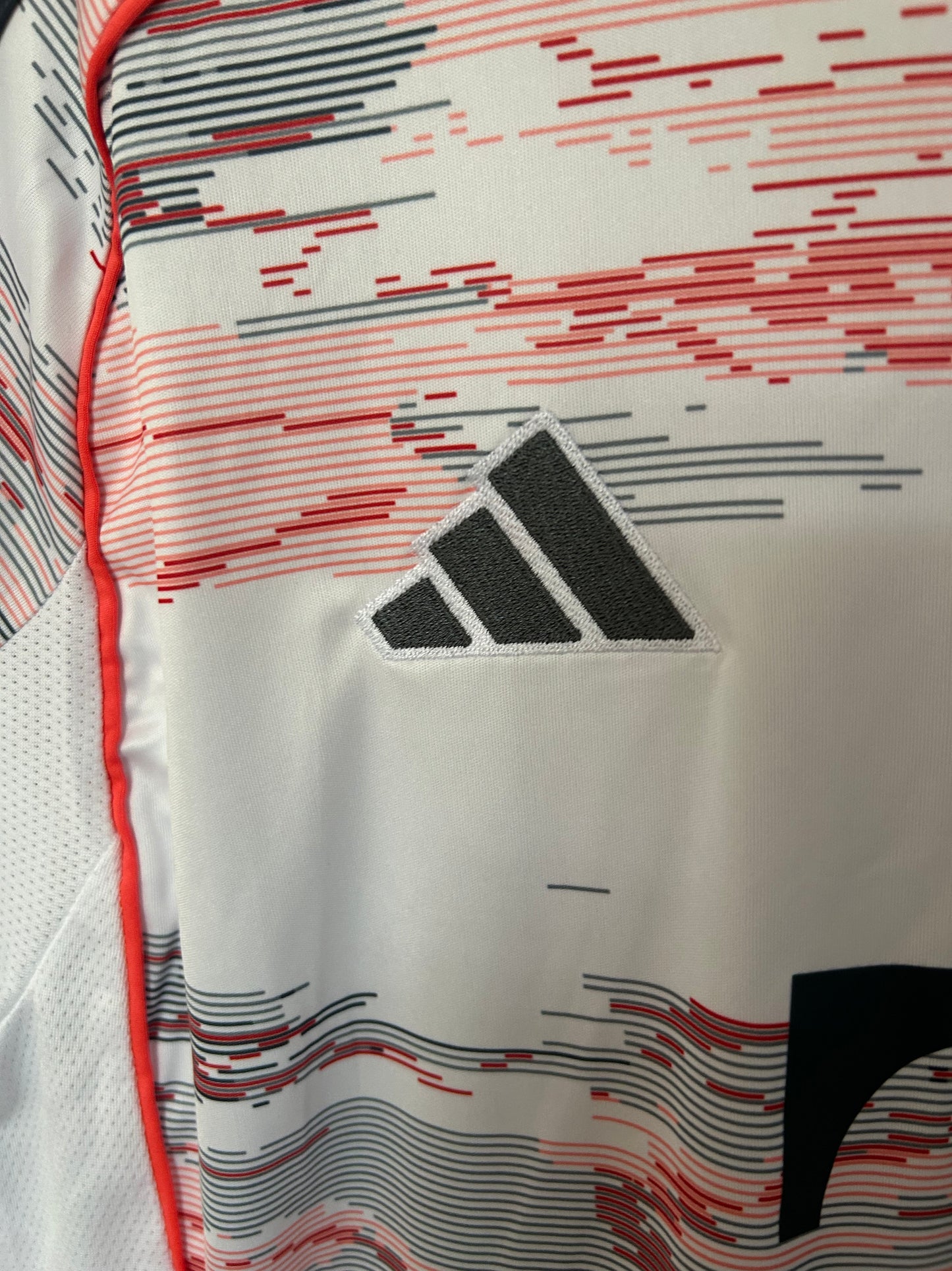 FC BAYERN MÚNICH 25/26 – CAMISETA VISITANTE