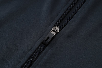 Chándal Real Madrid 2025/2026 – Elegancia Merengue