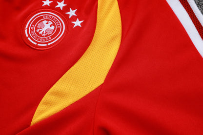 Chándal Alemania Entrenamiento 26/27 – Rojo, Negro y Amarillo