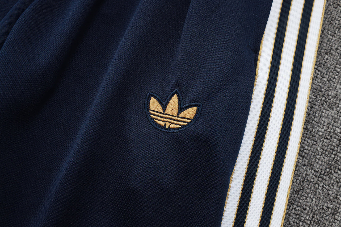 Chándal Juventus Retro Azul Marino Dorado 2025/2026