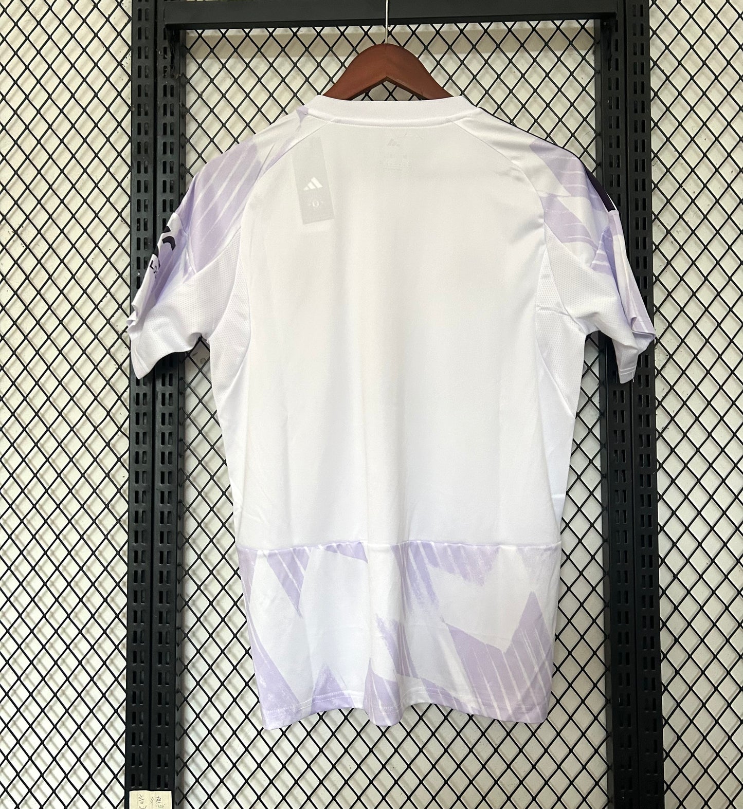 MANCHESTER UNITED 2025 – CAMISETA ALTERNATIVA