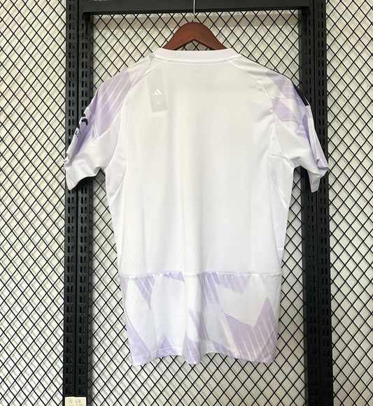 MANCHESTER UNITED 2025 – CAMISETA ALTERNATIVA