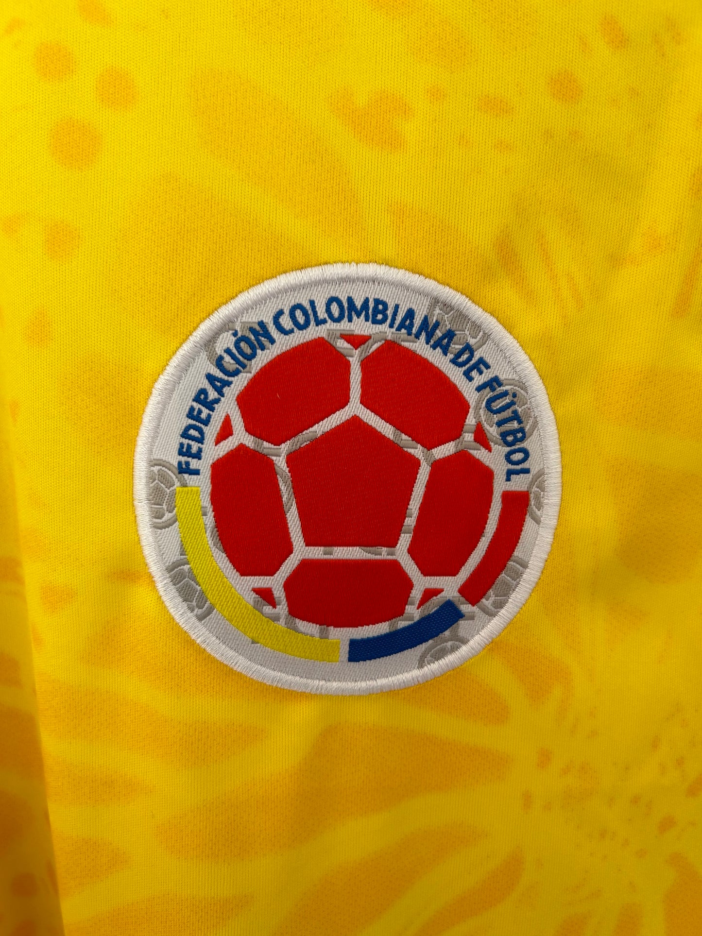 Camiseta Colombia 2025/2026 Local – Amarilla Diseño Gráfico Premium