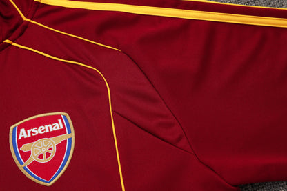 Chándal Arsenal FC 2025/2026 – Rojo Vinotinto con Detalles Amarillos