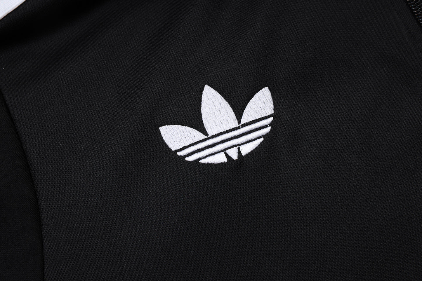 Chándal Alemania Retro 2025 – Negro Clásico Adidas Originals