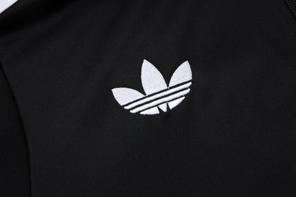Chándal Alemania Retro 2025 – Negro Clásico Adidas Originals
