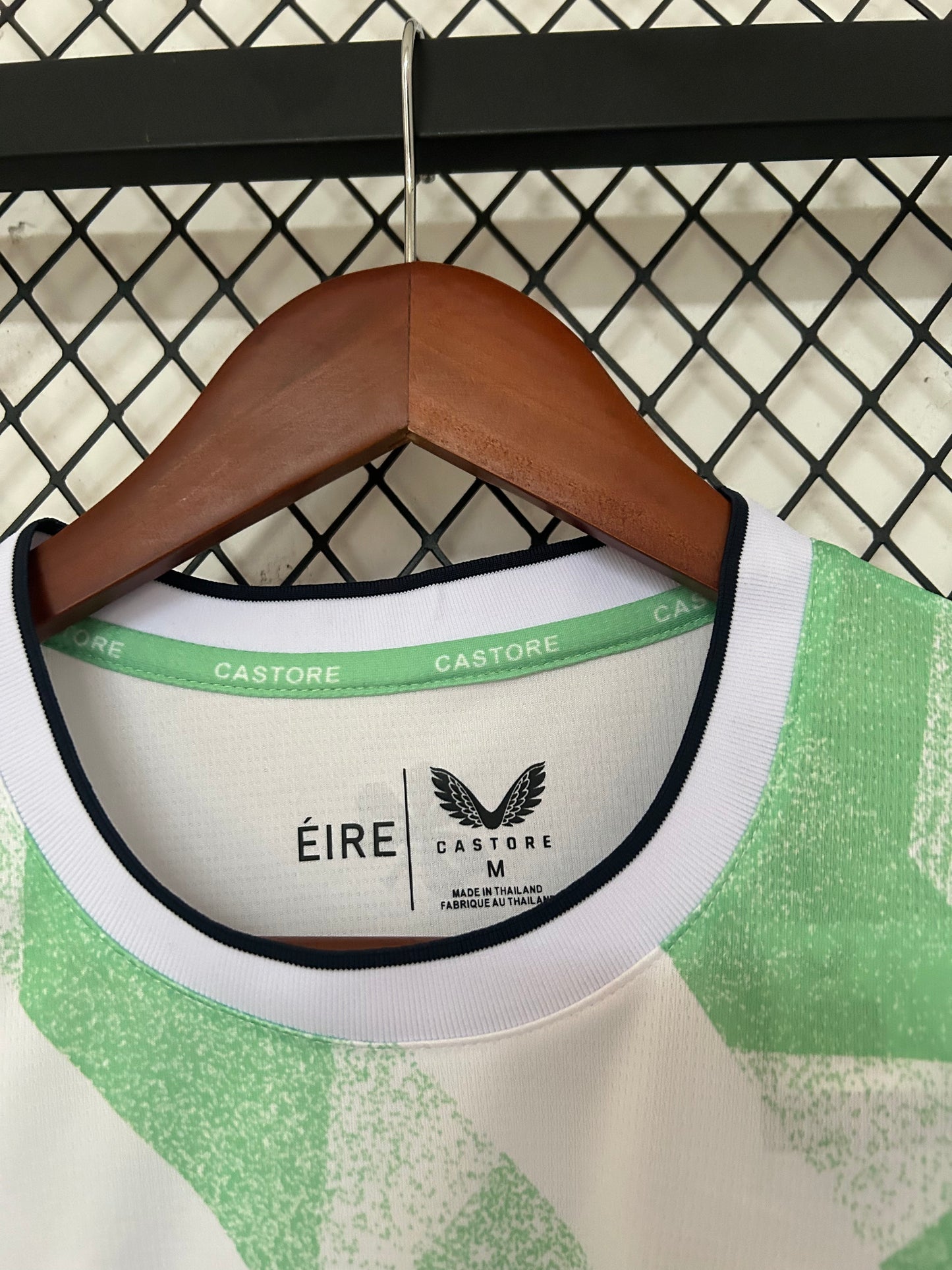 Camiseta Irlanda 2025/2026 Alternativa – Blanca con diseño geométrico