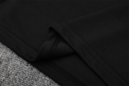 Set Oficial Manchester United Cuarta Equipación 25/26 – Potencia y Precisión en Negro