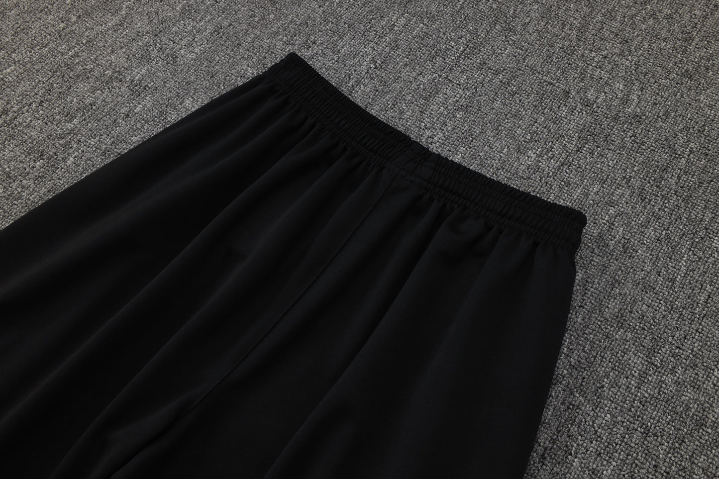 Chándal Real Madrid Blanco y Negro 2025/2026