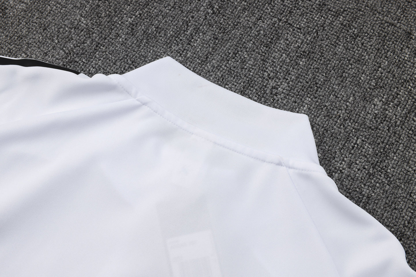 Chándal Real Madrid Blanco y Negro 2025/2026