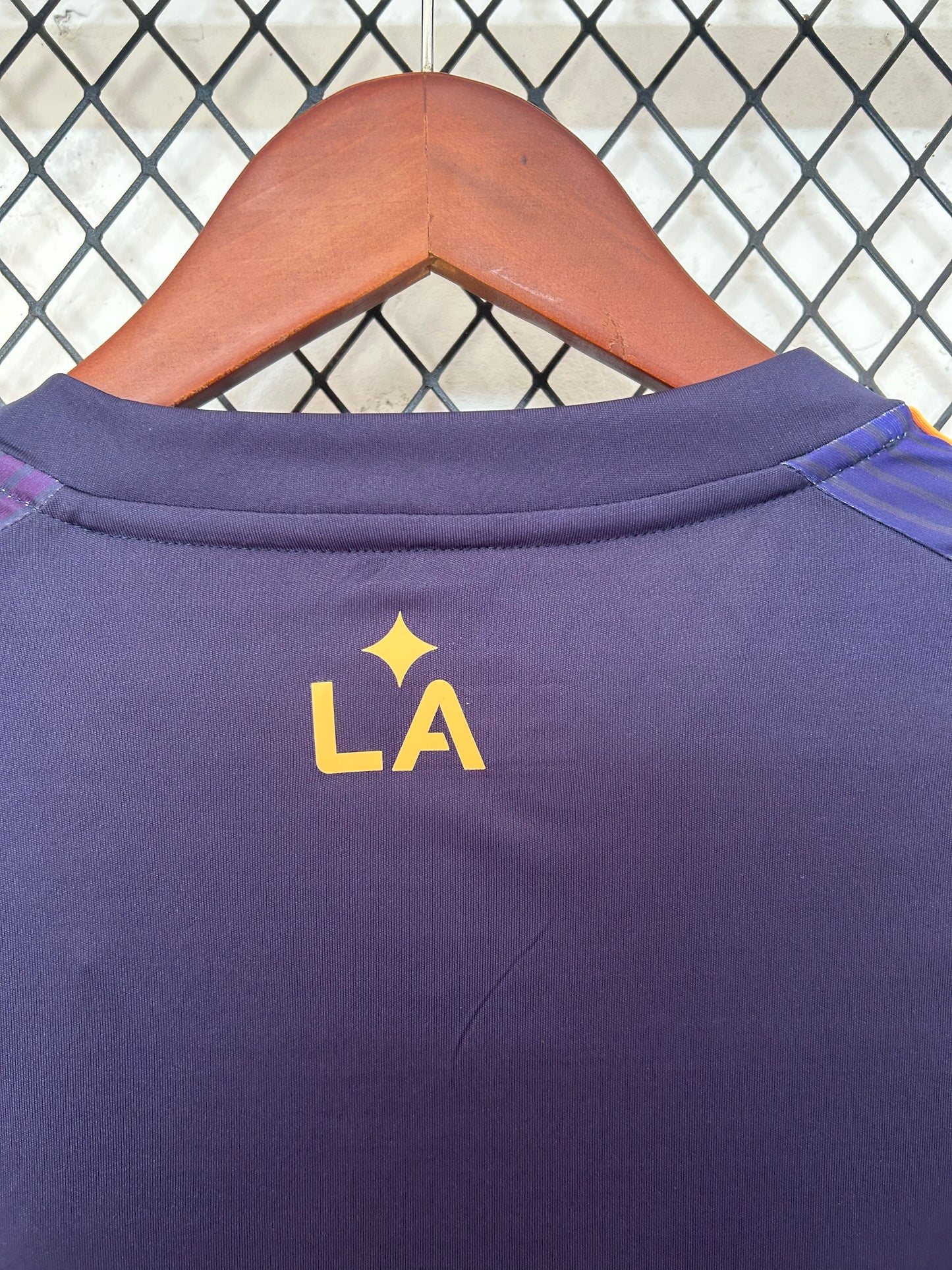CAMISETA LA GALAXY 25/26 – “GALAXIA PURPÚREA