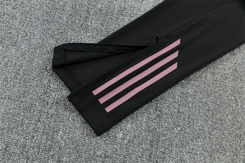 Chándal Real Madrid 2025/2026 – Entrenamiento Color Vino con Detalles Negros