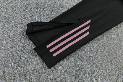 Chándal Real Madrid 2025/2026 – Entrenamiento Color Vino con Detalles Negros