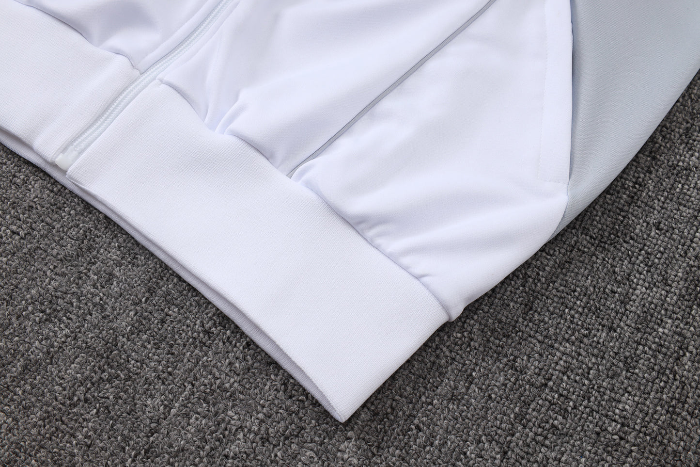 Chándal Real Madrid 2025/2026 – Blanco Perla Adidas