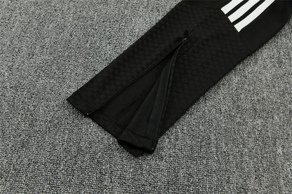 Chándal Liverpool Blanco y Negro 2026/27 – Adidas – Conjunto de Entrenamiento