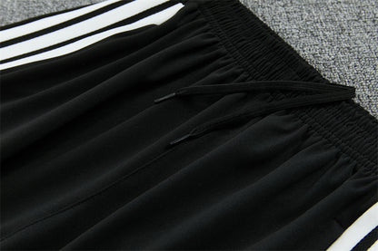 Chándal Alemania 2025/2026 – Conjunto de Entrenamiento Negro con Detalles Tricolor