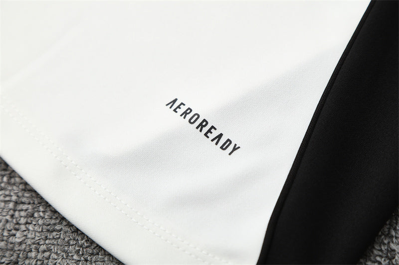 LIVERPOOL FC – KIT DE ENTRENAMIENTO 2025/26