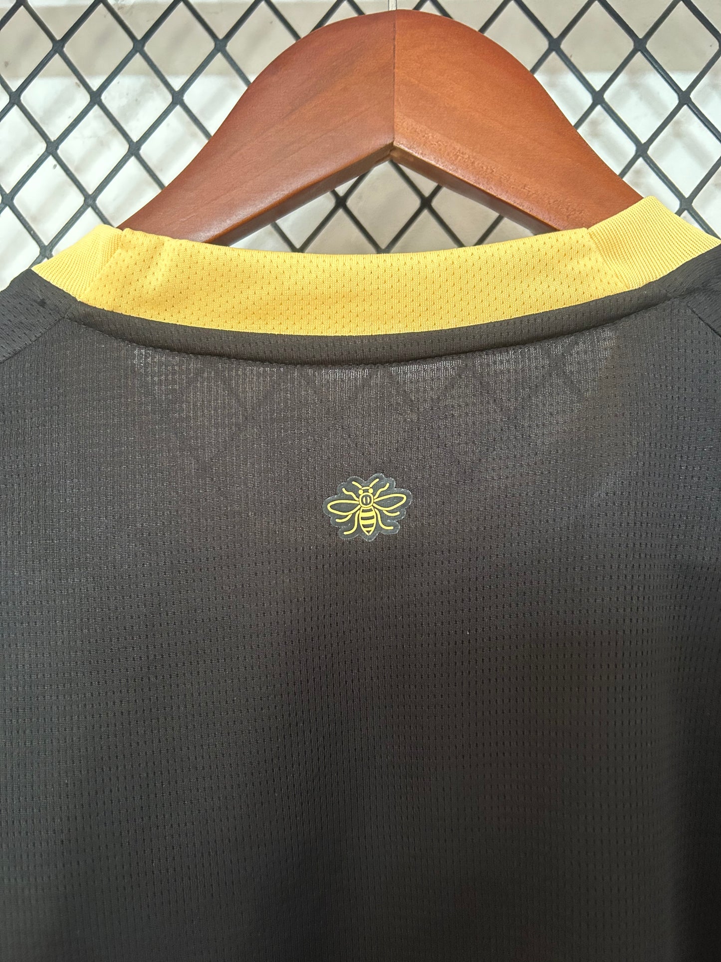 Camiseta Manchester City Negra y Dorada 2026