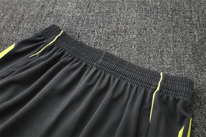 Set Oficial Real Madrid Alternativo 25/26 – Estilo Sobrio con Toque Neón