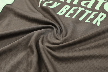 REAL MADRID – CONJUNTO DE ENTRENAMIENTO MARRÓN 2025/26