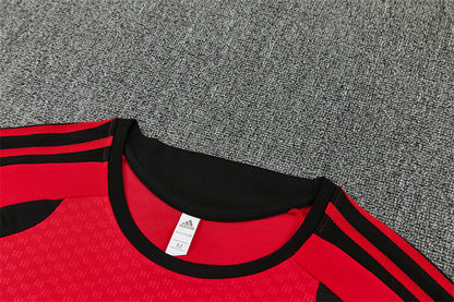 Conjunto Manchester United Entrenamiento Rojo y Negro 26/27
