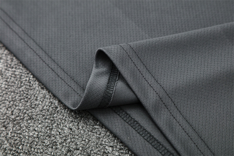 Set Oficial Real Madrid Alternativo 25/26 – Estilo Sobrio con Toque Neón