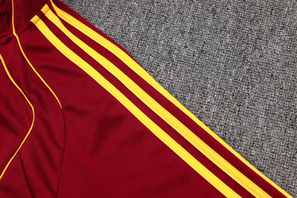 Chándal Arsenal FC 2025/2026 – Rojo Vinotinto con Detalles Amarillos