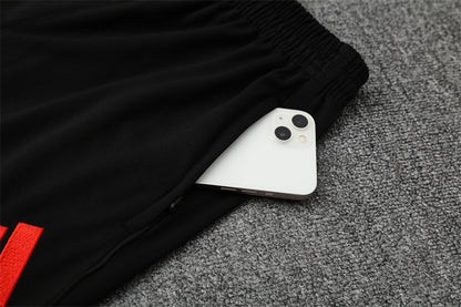 LIVERPOOL FC – KIT DE ENTRENAMIENTO 2025/26