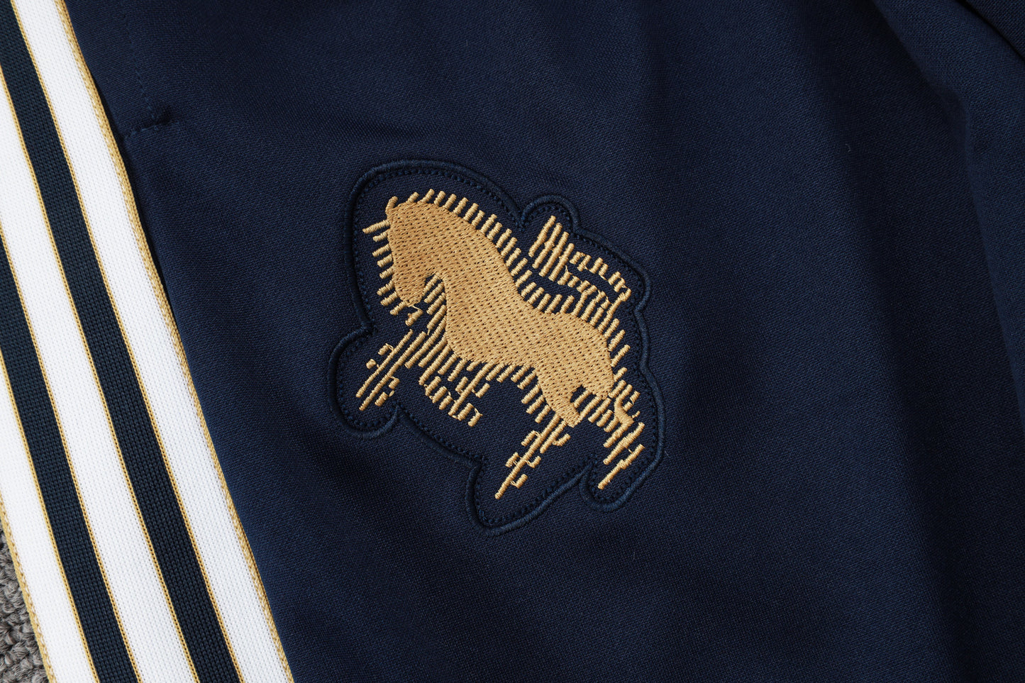 Chándal Juventus Retro Azul Marino Dorado 2025/2026