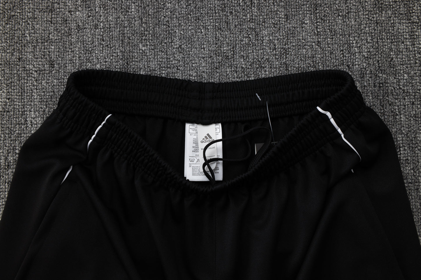 Chándal Real Madrid Blanco y Negro 2025/2026