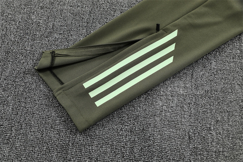 REAL MADRID – KIT DE ENTRENAMIENTO OSCURO 2025/26