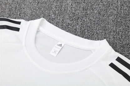 Set Oficial Inter Miami Visitante 25/26 – Elegancia Minimalista en Blanco y Negro