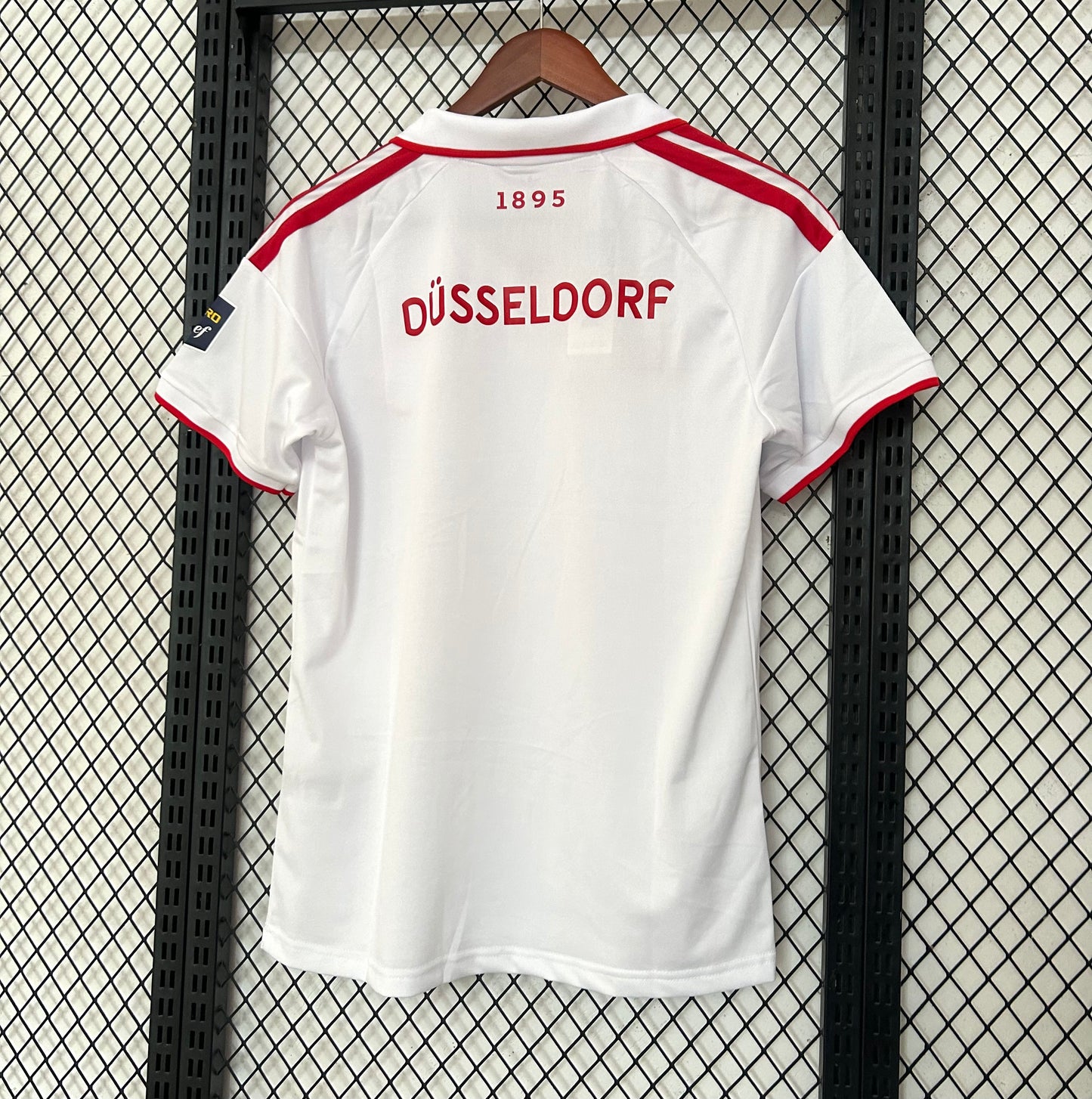Camiseta Fortuna Düsseldorf Blanca 2026/27 – Adidas Originals – Targobank