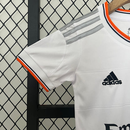 Conjunto Infantil Real Madrid Local – Era Fly Emirates