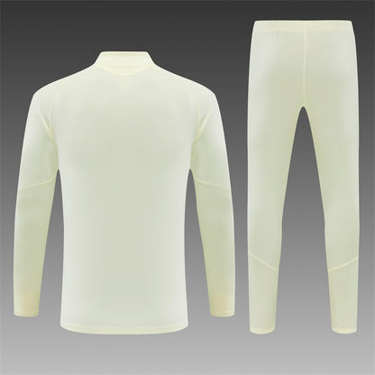 Chándal Real Madrid Crema 2026/27 – Conjunto de Entrenamiento
