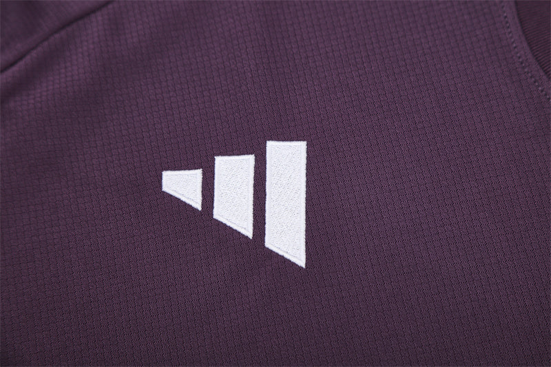 Set Oficial Manchester United Tercera Equipación 25/26 – Elegancia Oscura, Espíritu Red Devil