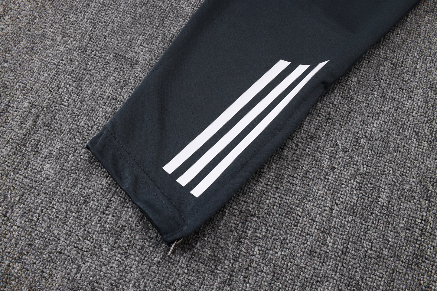 Chándal Real Madrid 2025/2026 – Elegancia Merengue