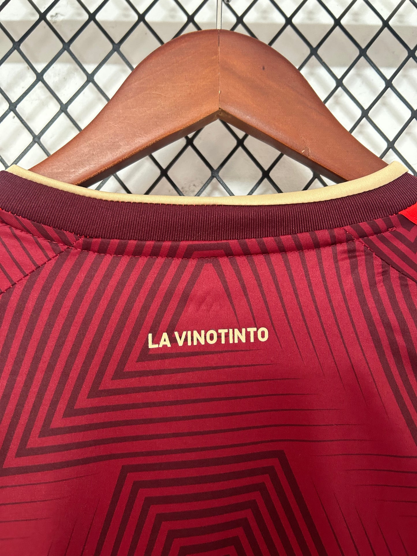 Camiseta Ecuador 2025/2026 Local – Granate Oficial