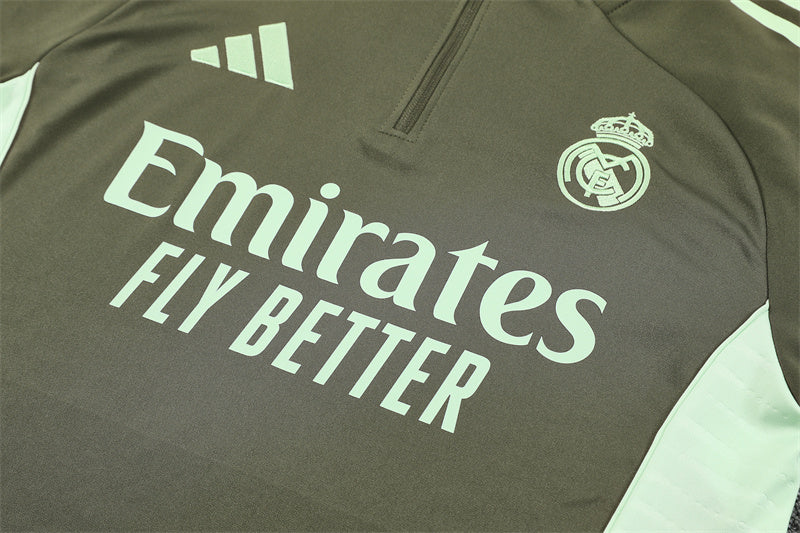 REAL MADRID – KIT DE ENTRENAMIENTO OSCURO 2025/26
