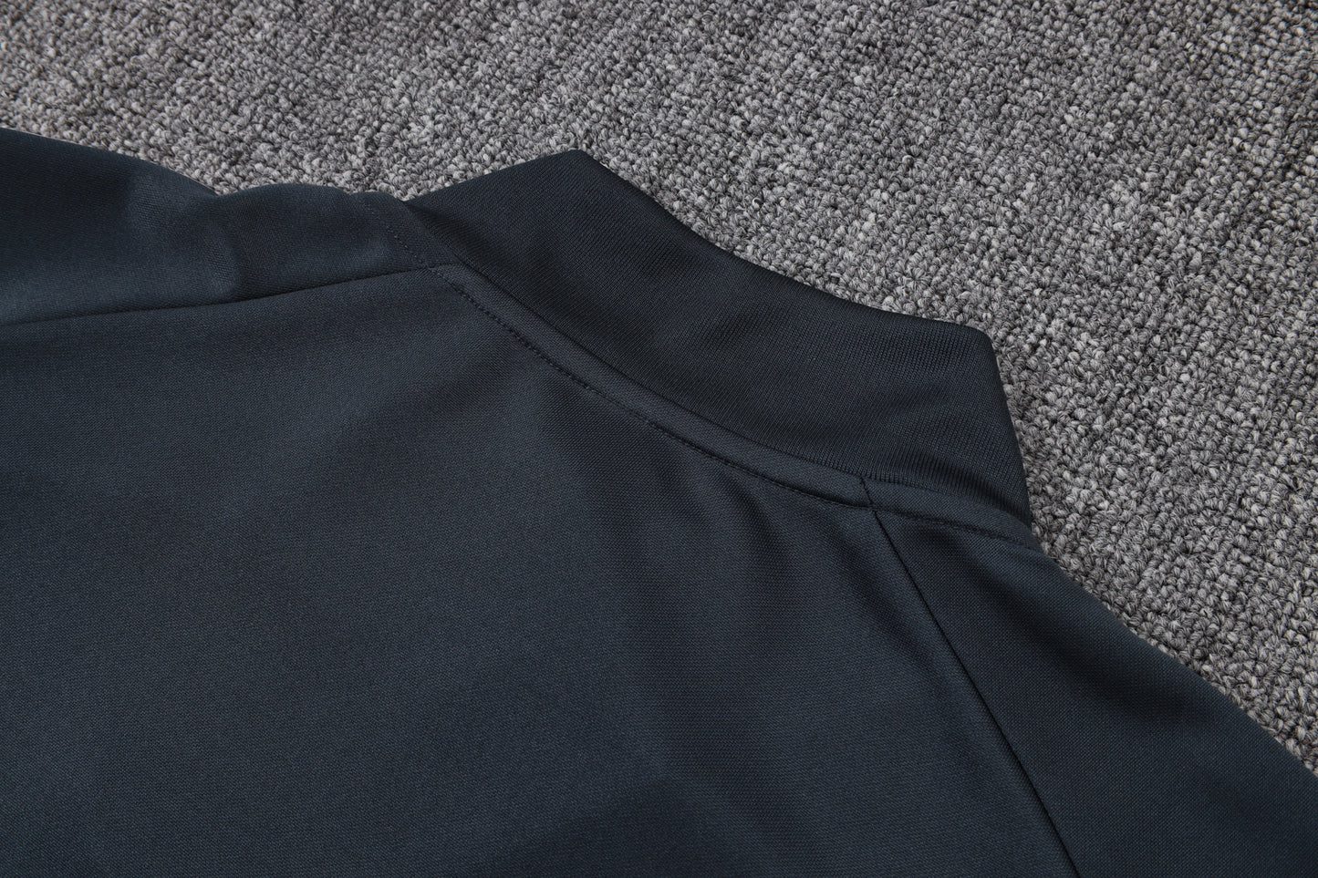 Chándal Real Madrid 2025/2026 – Elegancia Merengue